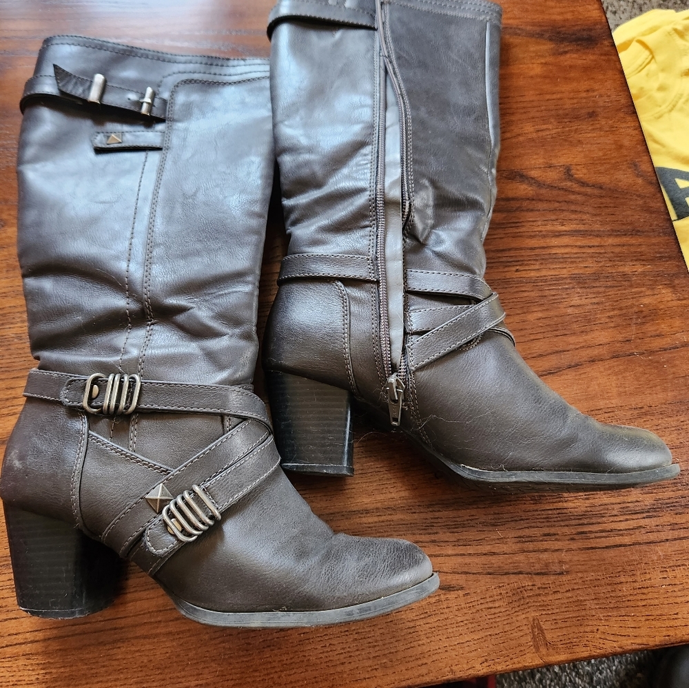 Stylish heeled dress boots